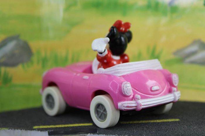 Disney Minnie en voiture - photo numéro 3