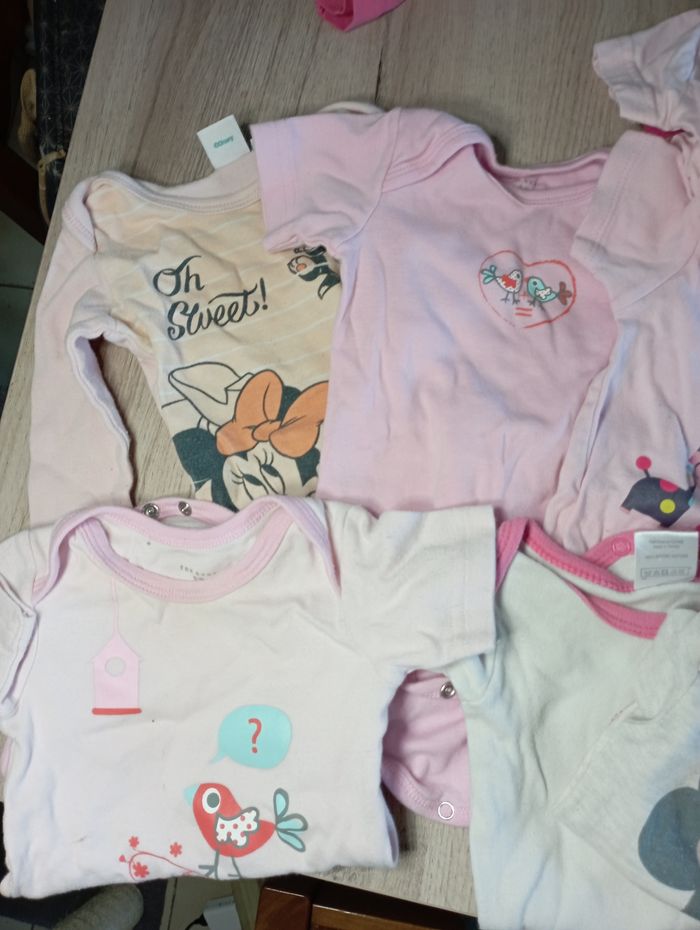 Lot de bodies 6mois