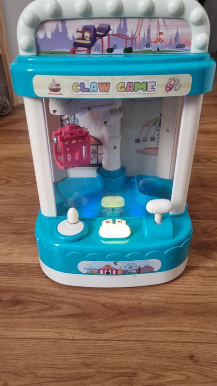 Claw game