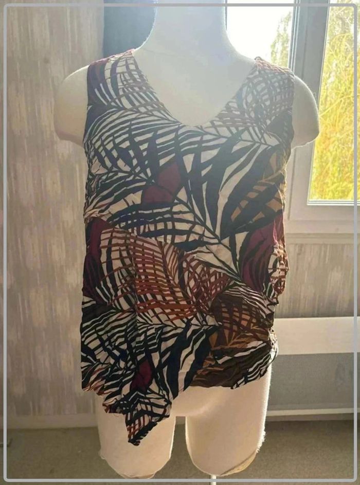 Top  taille  38 marque zamba - photo numéro 2