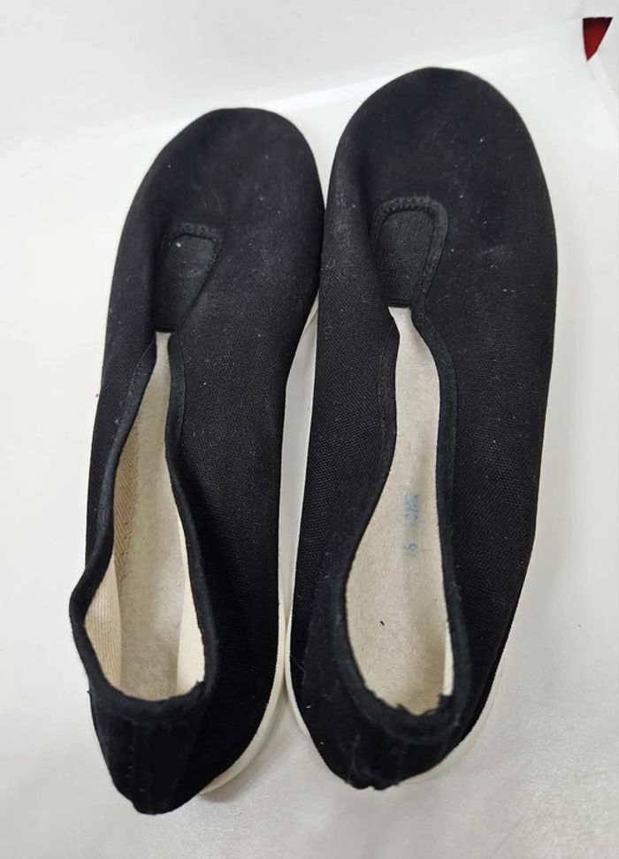 Chausson de gym.
Domyos
Pointure : 40. - photo numéro 4