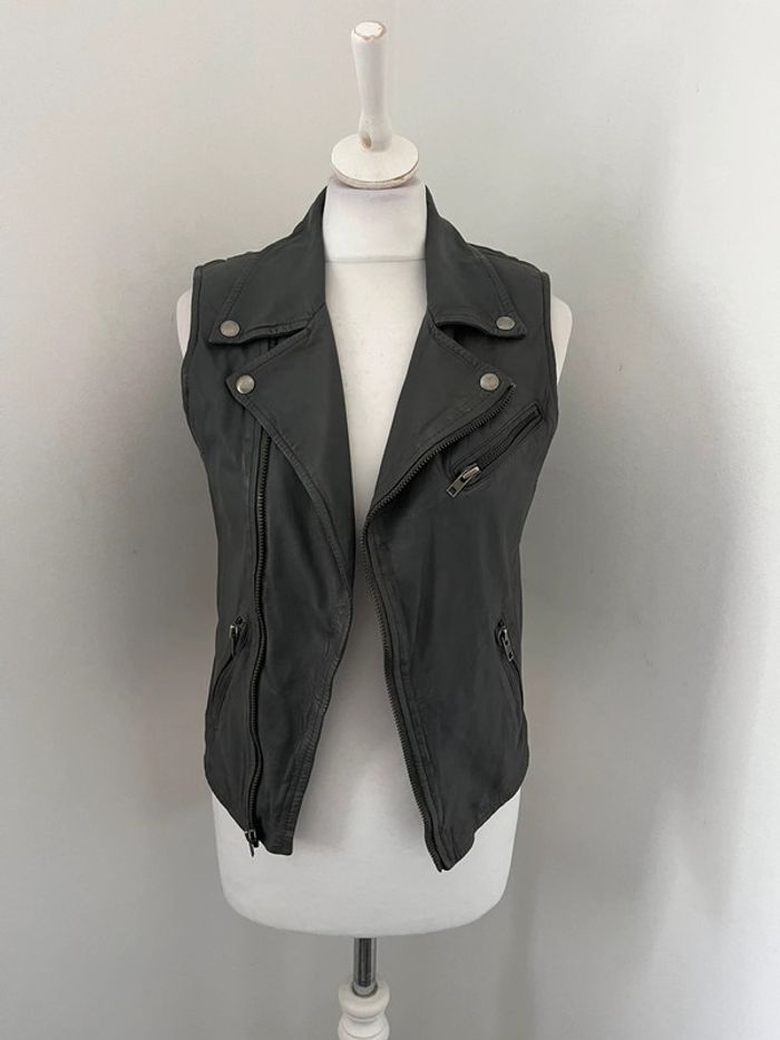 Veste perfecto sans manche en cuir Maje S