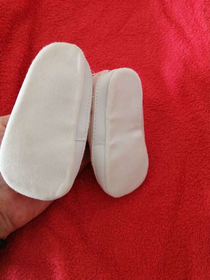 Chaussure très bon état 9/12 mois - photo numéro 4