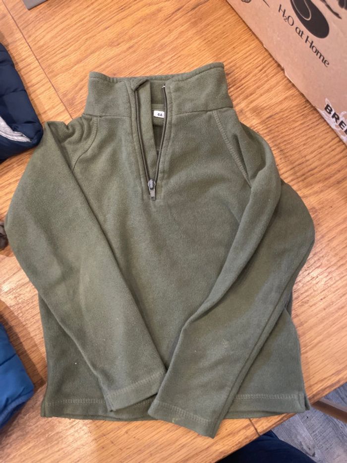 Lot de 26 vêtements garçon 4 ans - photo numéro 4