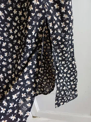 Robe mi-longue fendue