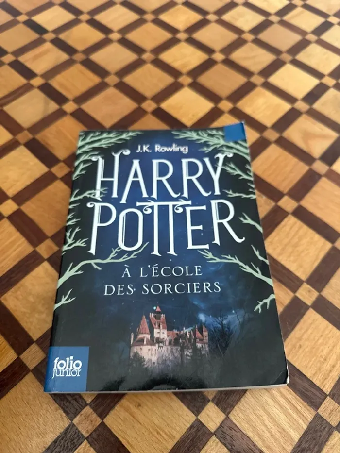 Livre Harry Potter à l’école des sorciers