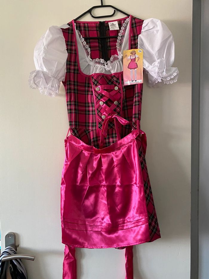 Dirndl Orlon Taille 38