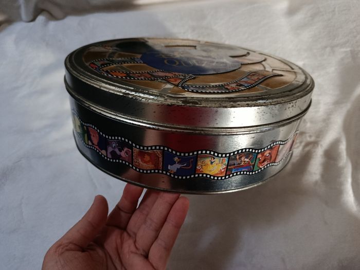 A saisir, jeu " Disney quizz" , boîte métal , ancien modèle ! ( Bien lire merci) - photo numéro 2