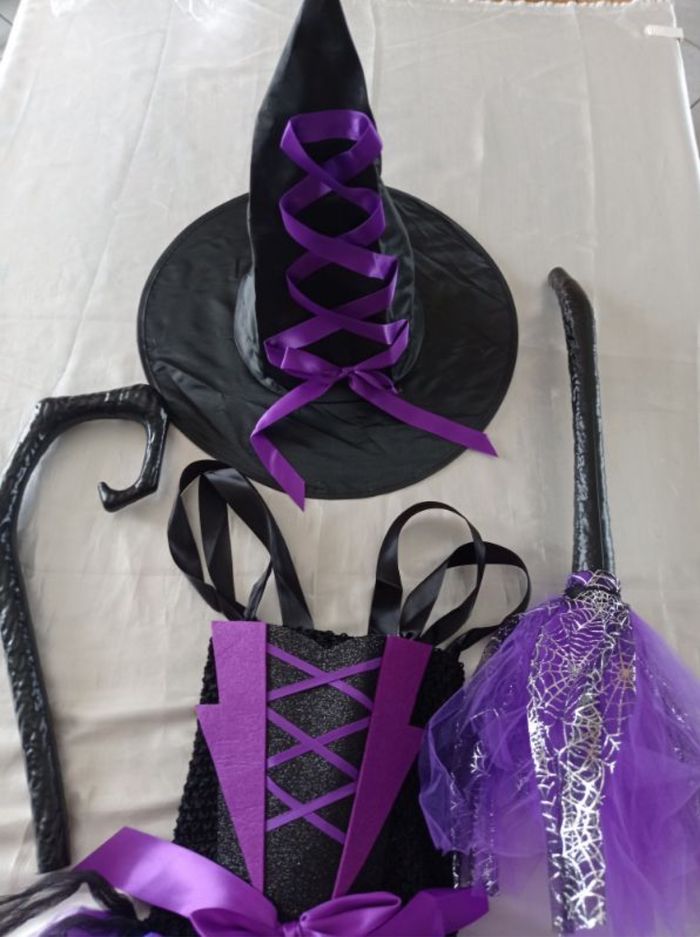 Costume sorcière et accessoires LED 5ans - photo numéro 2