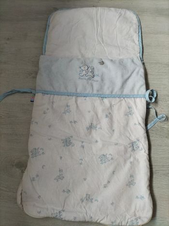 Nid d'ange bébé bleu ciel et blanc sucre d'orge taille unique