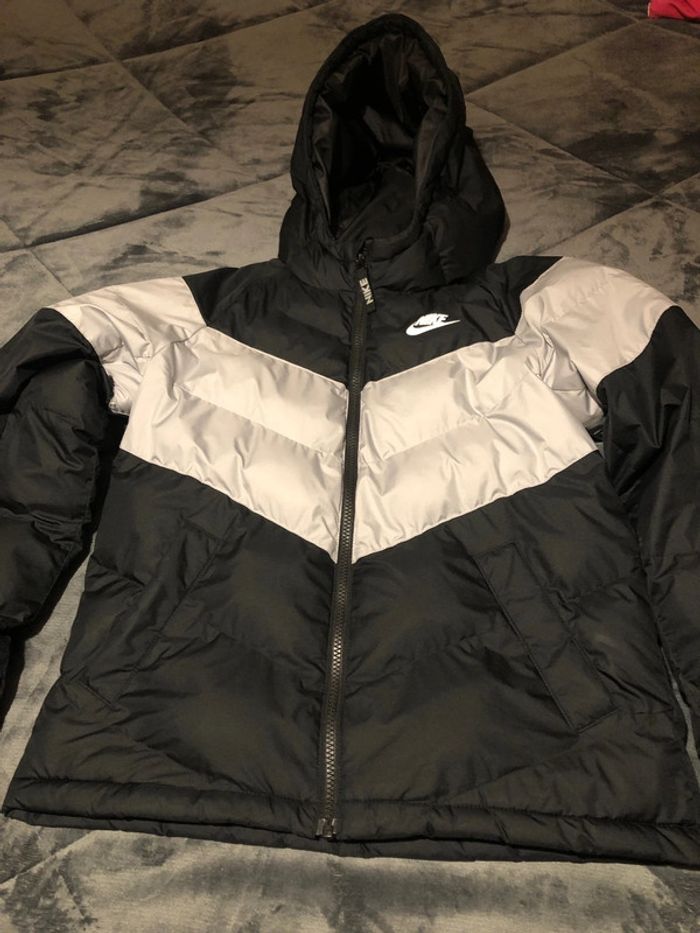 Nike - Doudoune chaude Taille L (garantie sans mauvaise surprise ! ) - photo numéro 2