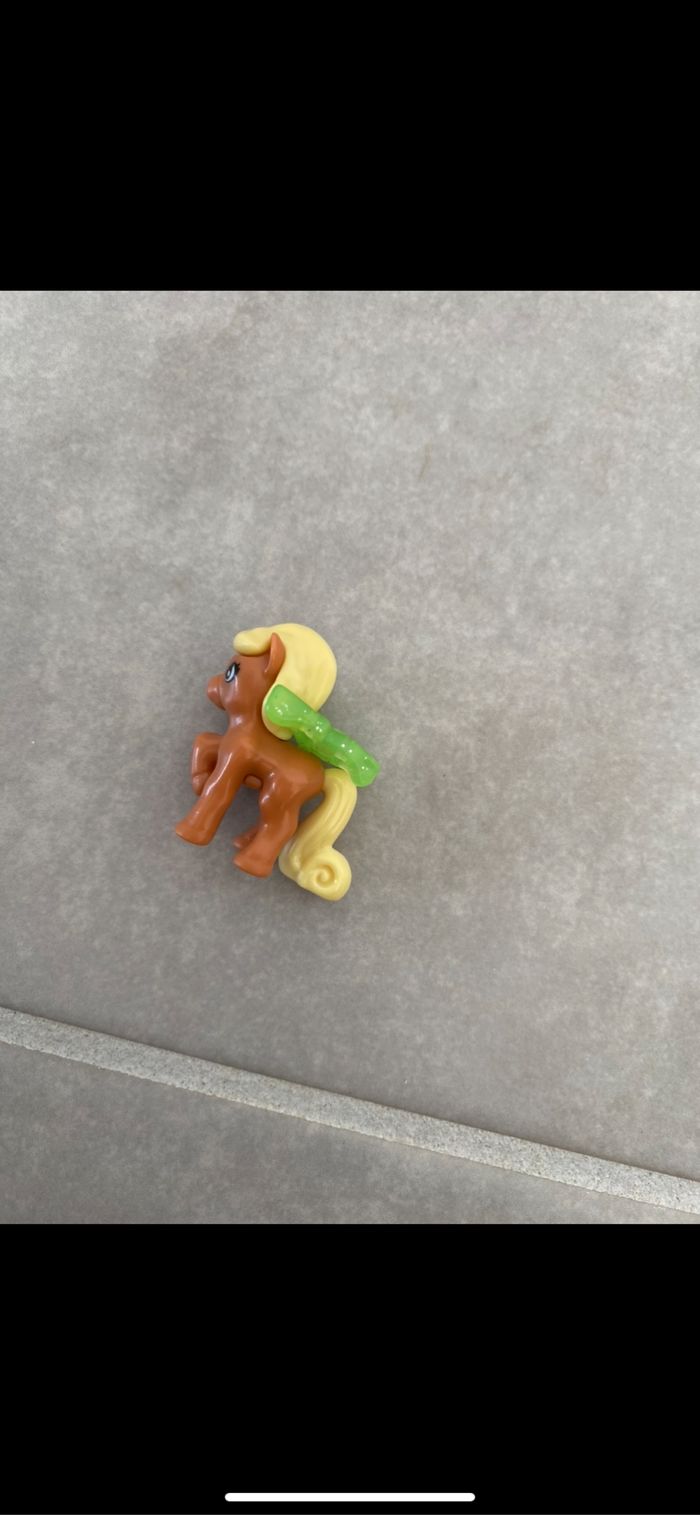 Jouet figurine licorne cheval Kinder - photo numéro 2