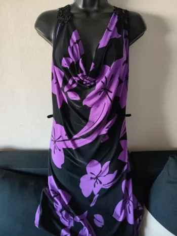 Robe dos nu femme