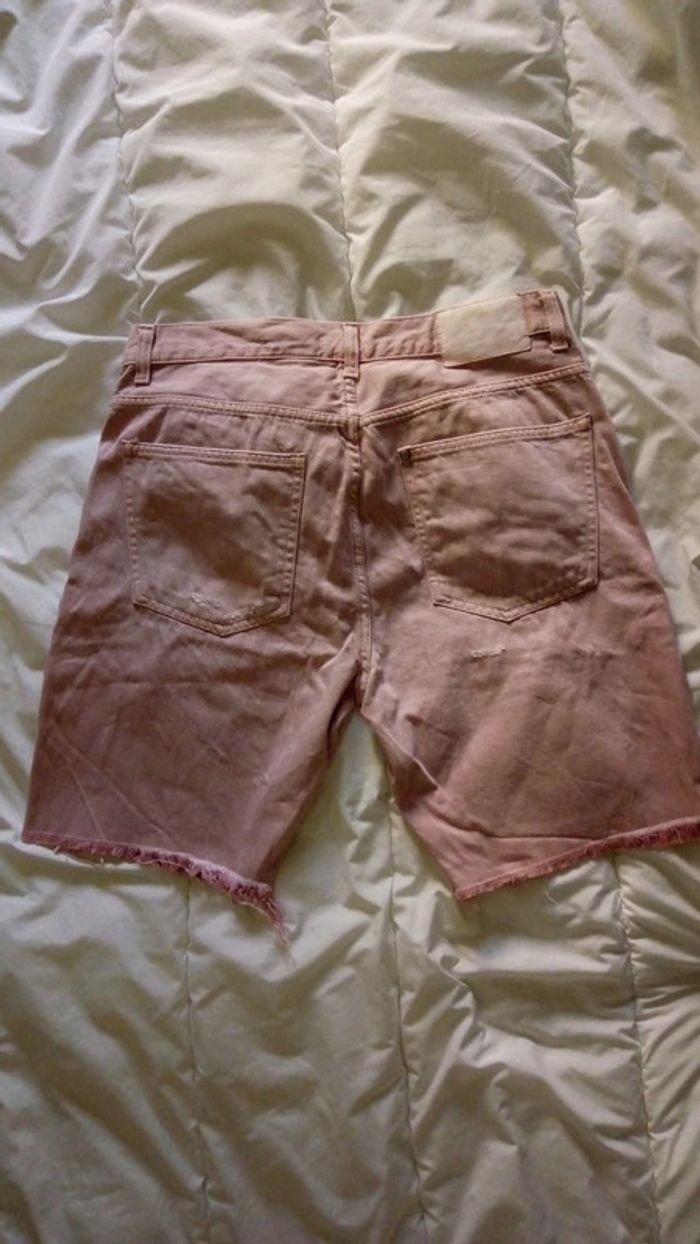 Bermuda rose avec déchirures - photo numéro 2