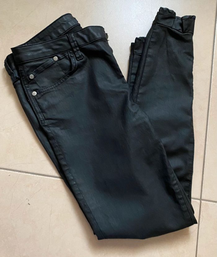 Pantalon Droit Enduit Taille 38-40 Avec Volant