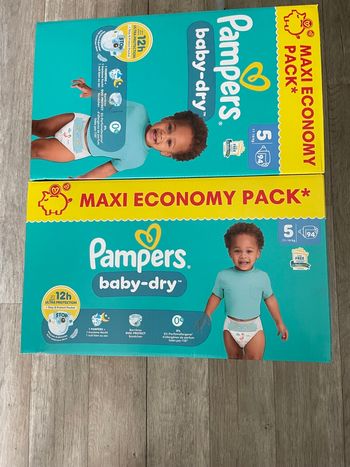 Lot de 188 couches Pampers baby dry taille 5 neuf