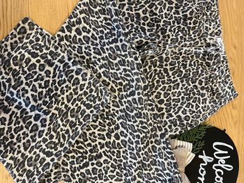 Pantalon a jambes larges taille 34 Jennyfer