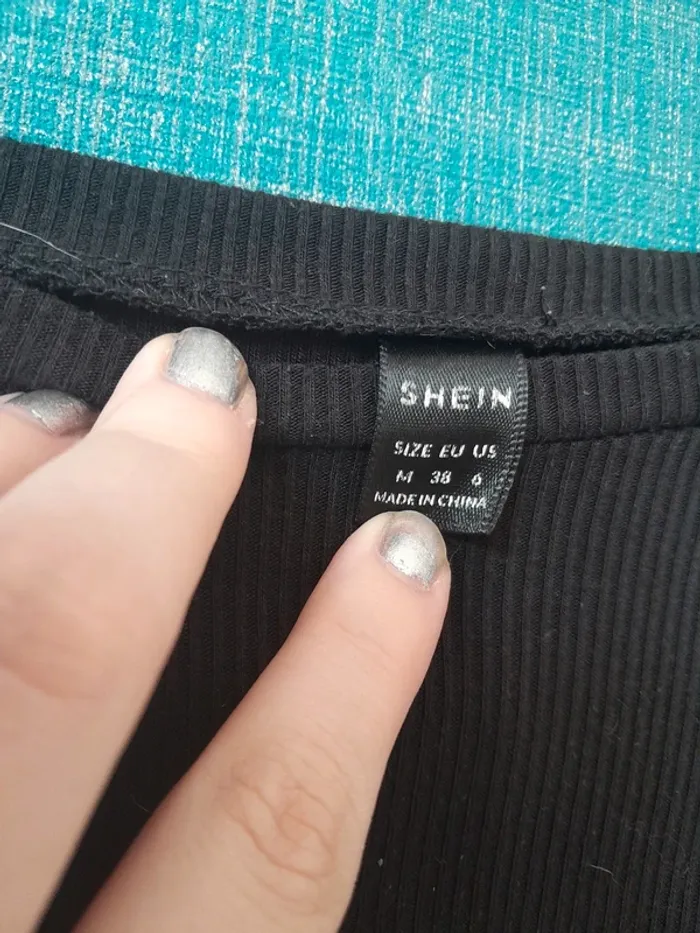 Petit pull court - Shein - Bon état - Taille 38 - photo numéro 2