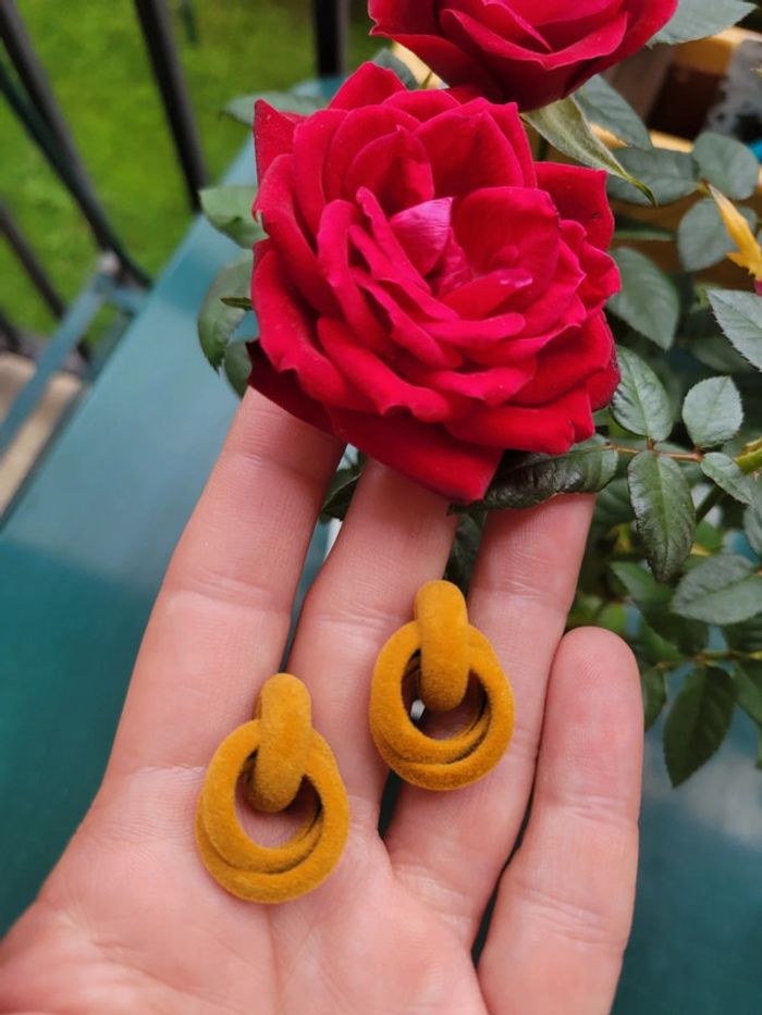 Clips velours jaune moutarde - photo numéro 2