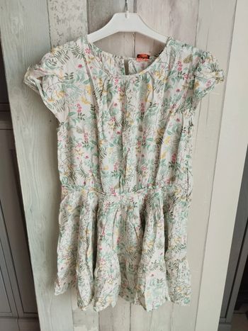 Robe légère et fleurie