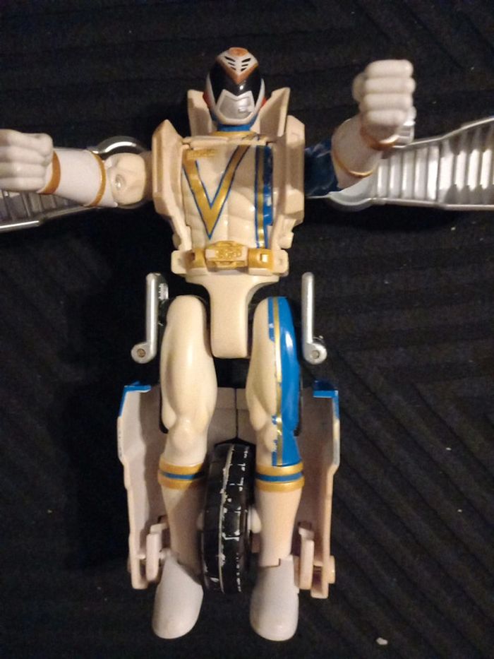 Power rangers SPD Oméga - photo numéro 2