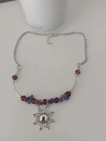 Magnifique collier pendentif soleil et pierres