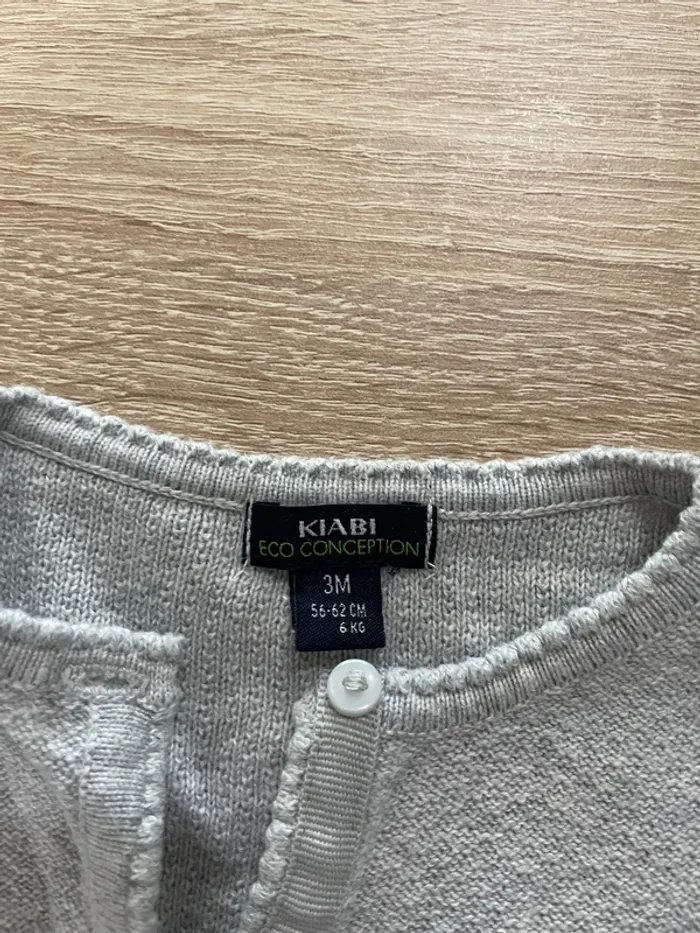 Gilet gris - photo numéro 3