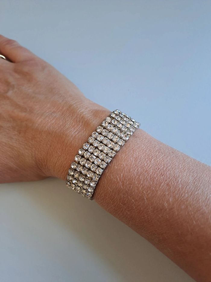 Bracelet large élastique strass et métal