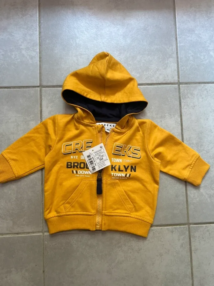 Sweet à capuche jaune Creeks taille 3 mois
