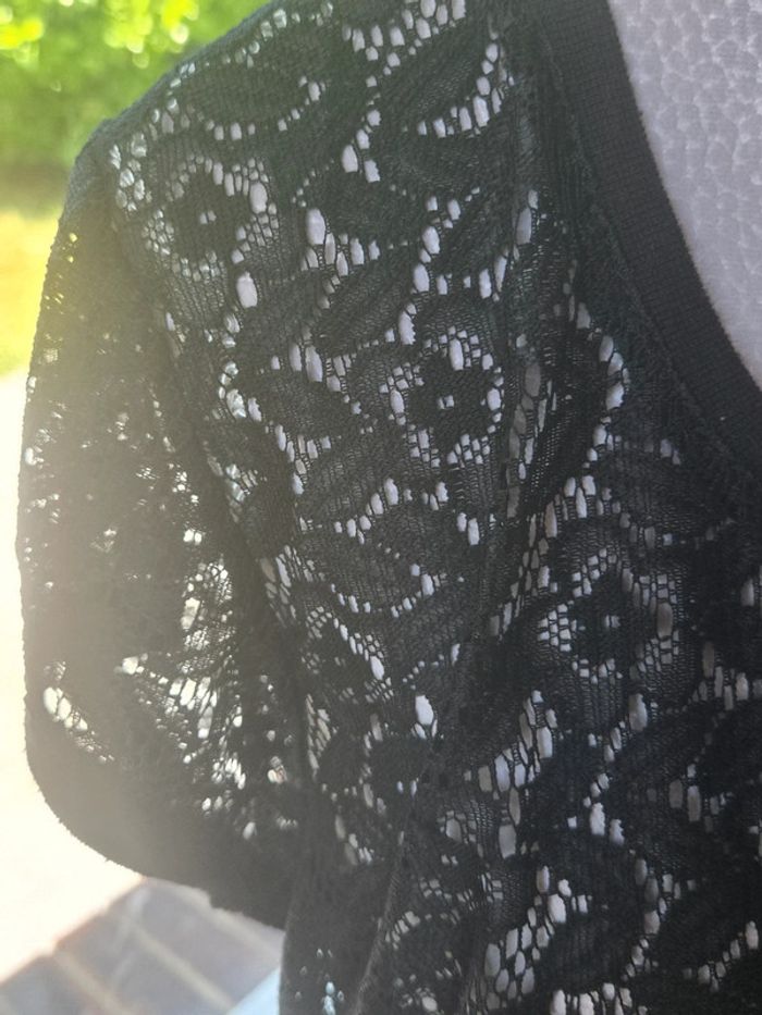 T-shirt en dentelle noir taille 44 - photo numéro 3