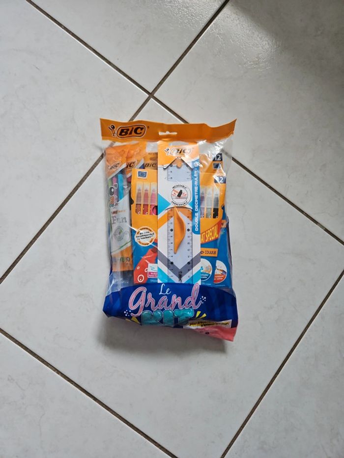 Le grand Kit Bic Neuf U22 - photo numéro 2