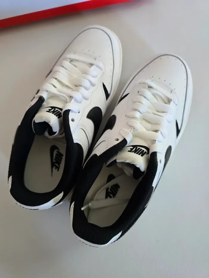 Basket nike dunk noir et blanche - photo numéro 6