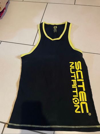 Débardeur sport scitec nutrition