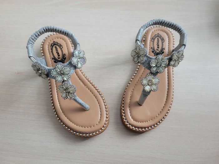 🌺Neuf🌺 sandales à perles