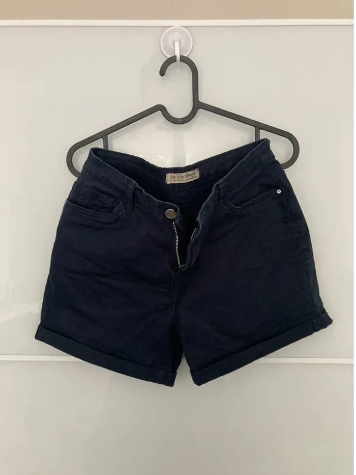 Short bleu foncé