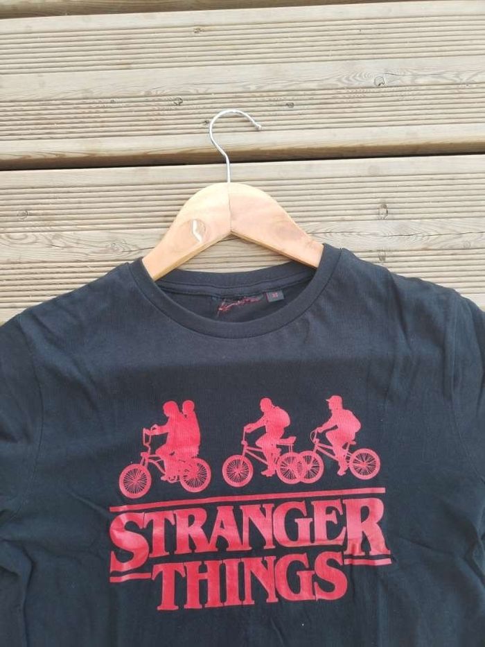 T-shirt Stranger Things – Taille XS – Très Bon État - photo numéro 5