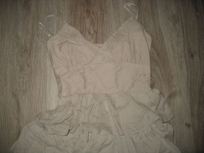 ROBE COURTE A BRETELLES ET VOLANTS GRIS CLAIR "JENNYFER" - TAILLE S - n°01 - photo numéro 6