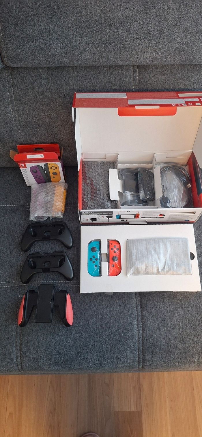 Console Nintendo Switch + accesoires - photo numéro 4