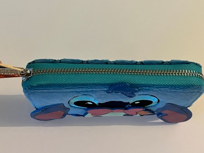 Portefeuille Loungefly Disney Stitch avec Scrump - photo numéro 6