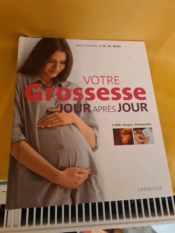 Livre votre grossesse jour après jour Larousse