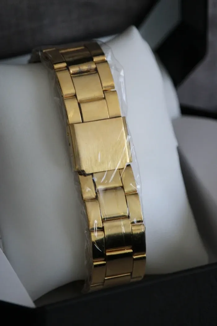 Montre élégante , dorée, marque Geneva + 3 bracelets offerts - photo numéro 7