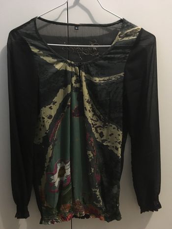Blouse transparente desigual