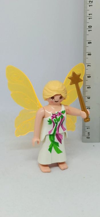 Femme fée blonde robe fleurie avec ailes jaunes playmobil