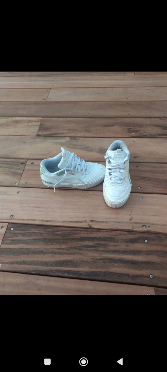 Baskets sneakers 38 compensées Puma blanche et vert amande