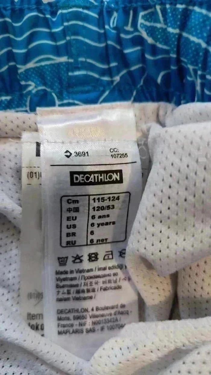 Short de bain bleu garçon Decathlon taille 6 ansn - photo numéro 3