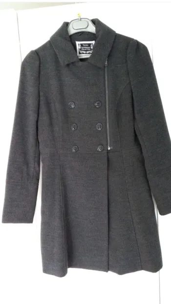Manteau  gris fonce T38 tres  bon  etat