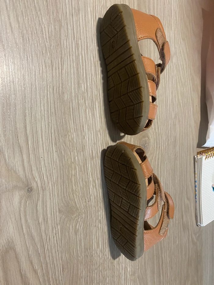 Nu pieds garçon - photo numéro 4