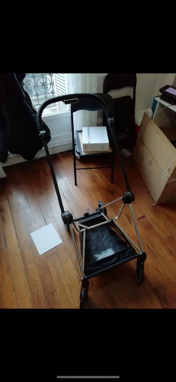 Poussette Cybex édition limitée cosy + châssis Argent - photo numéro 2
