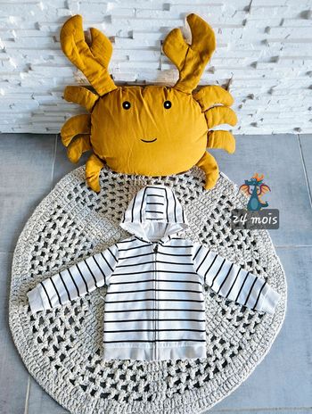 Boy: gilet à capuche Kiabi 24 mois
