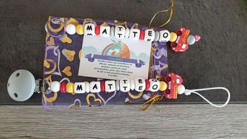 Attache tétine en silicone